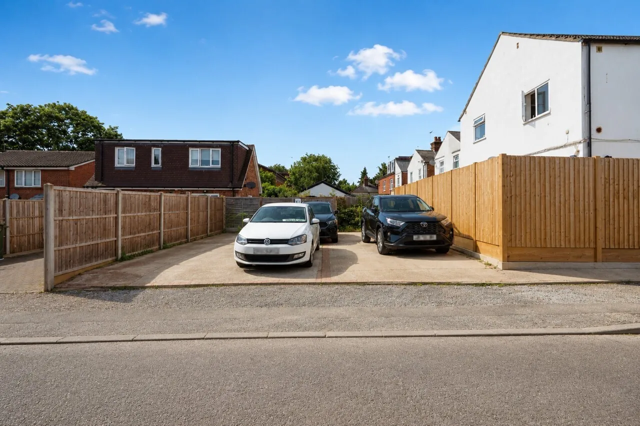 High Street, London Colney, AL2, photo 15