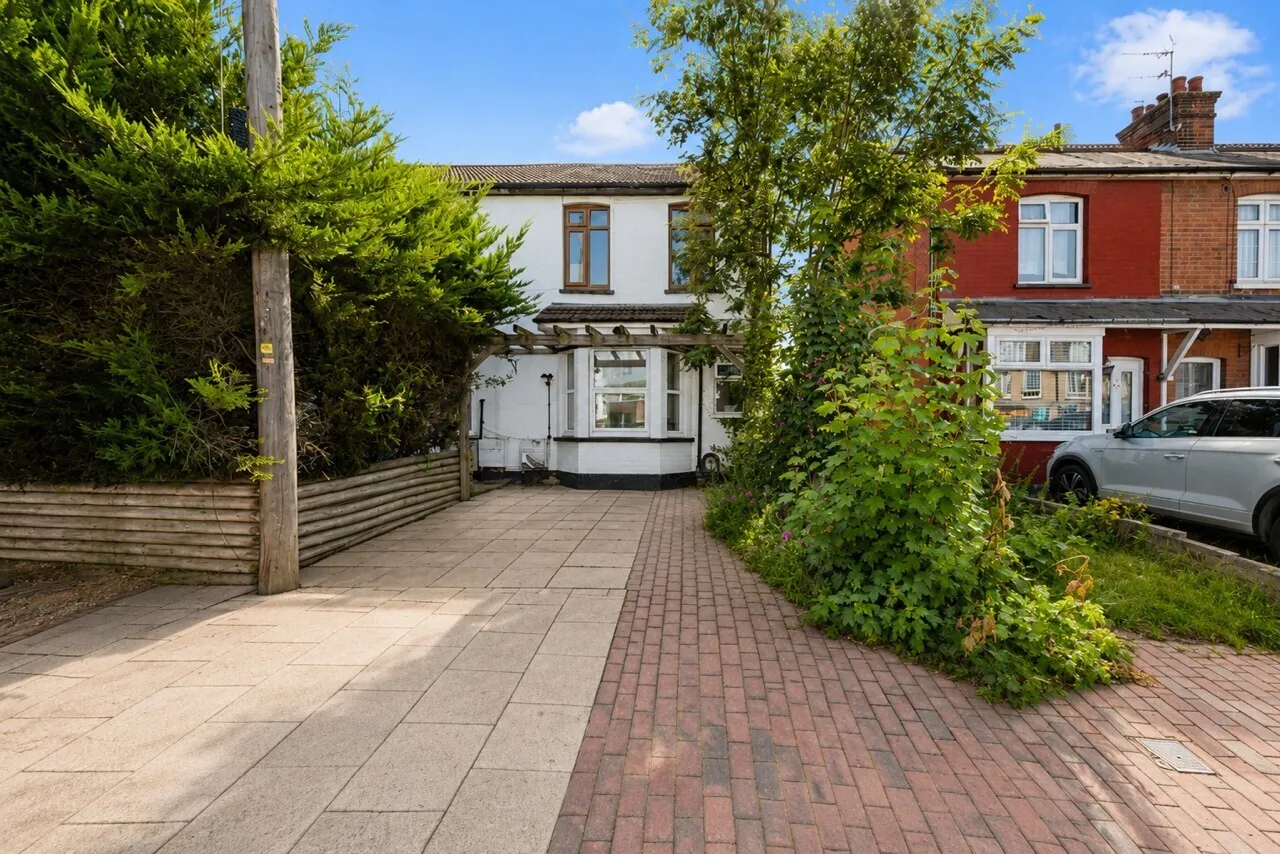 High Street, London Colney, AL2, photo 17
