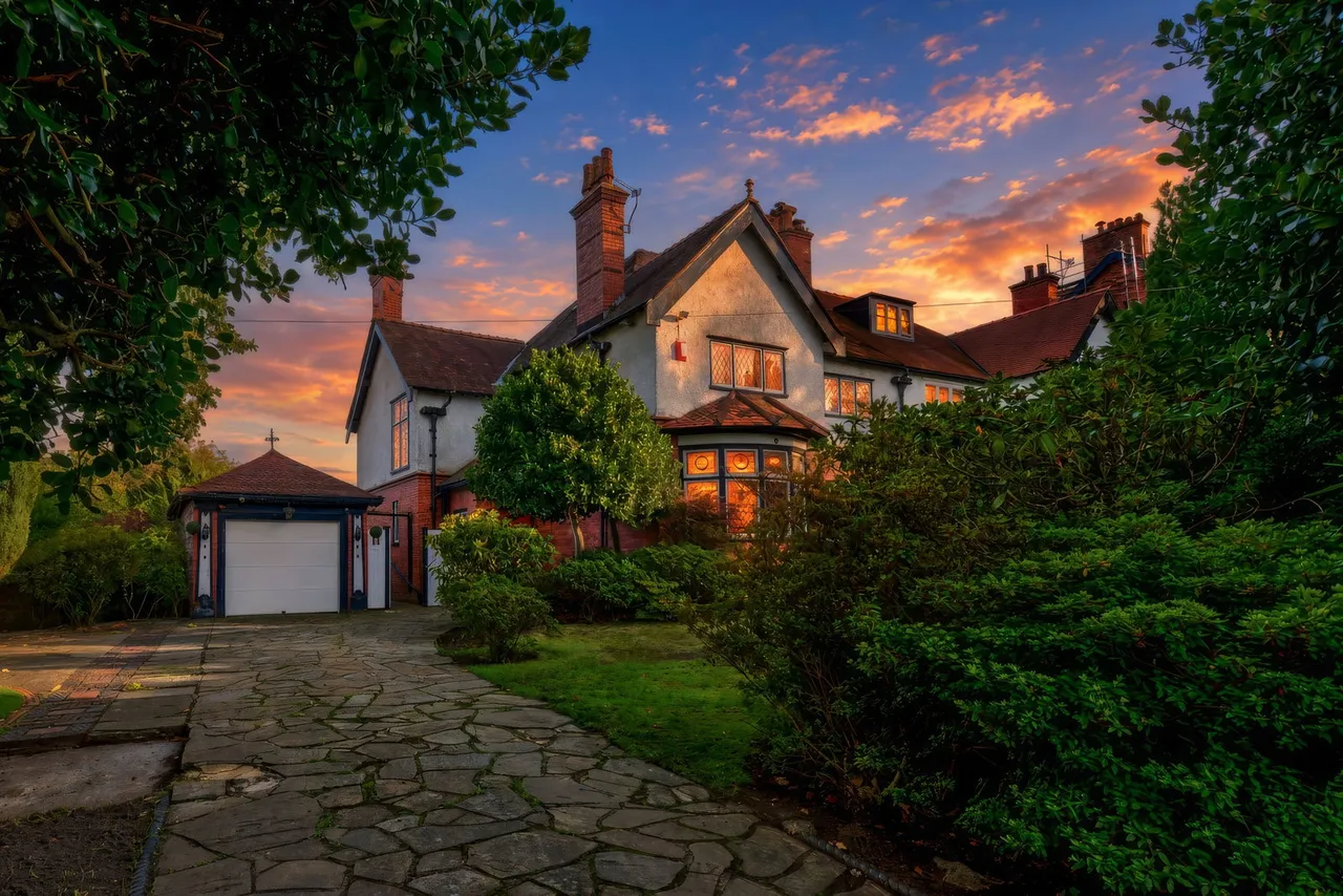 5 bed house for sale, Prenton Lane