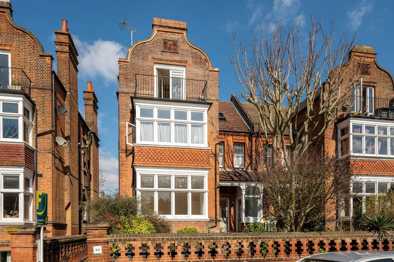 1 bed flat to rent — 29c Cadogan Road, Surbiton