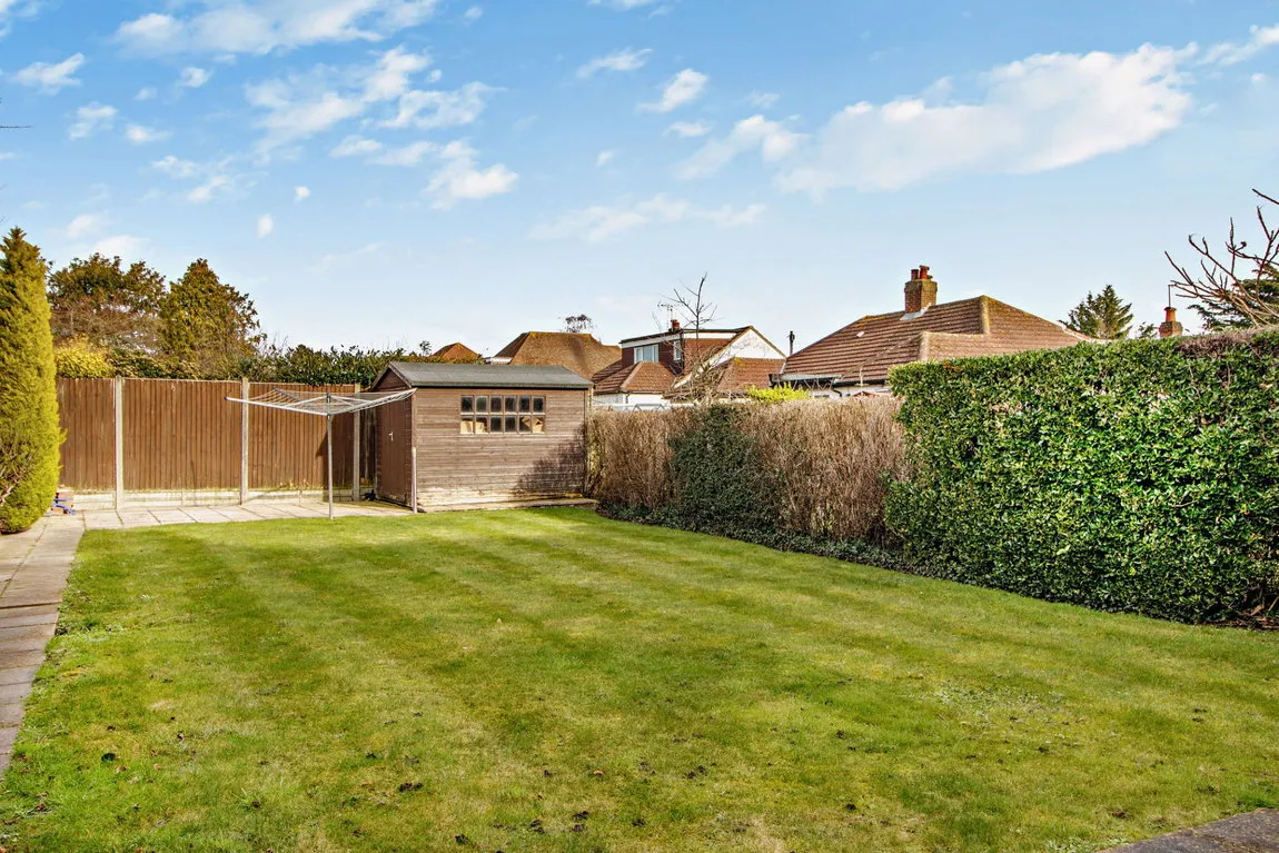 Colburn Avenue, Hatch End, HA5, photo 2