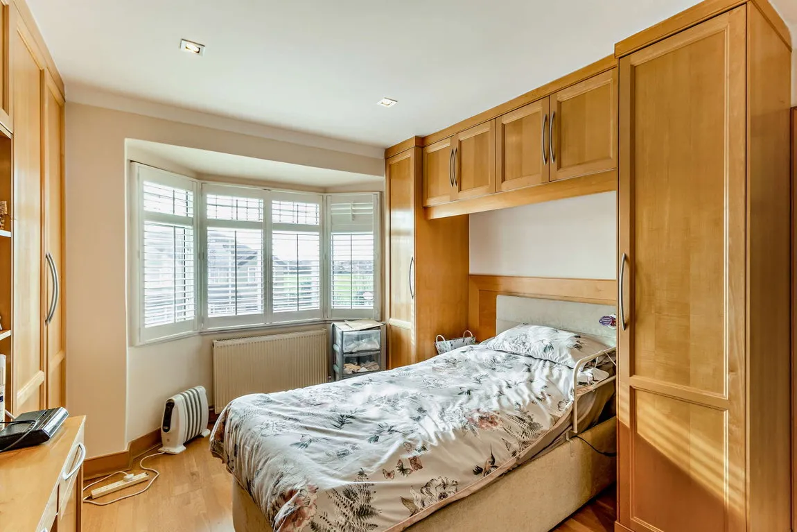 Colburn Avenue, Hatch End, HA5, photo 10