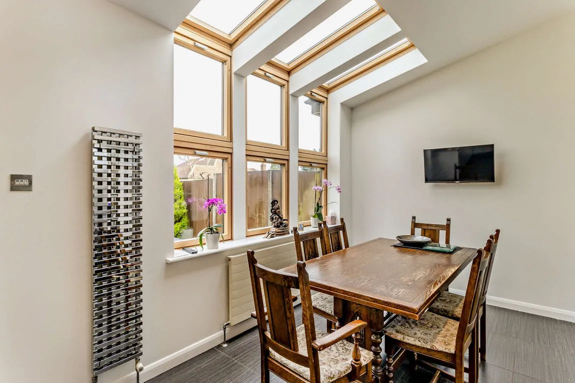 Colburn Avenue, Hatch End, HA5, photo 24