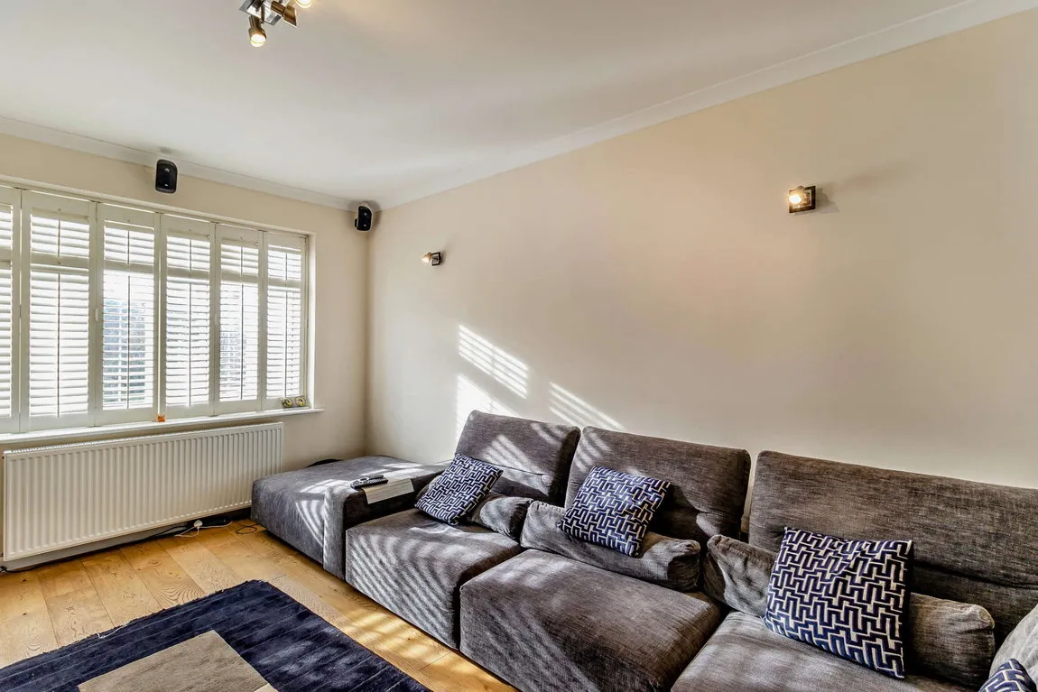 Colburn Avenue, Hatch End, HA5, photo 6