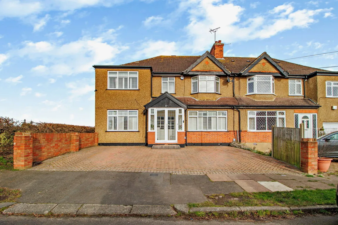 Colburn Avenue, Hatch End, HA5, photo 28