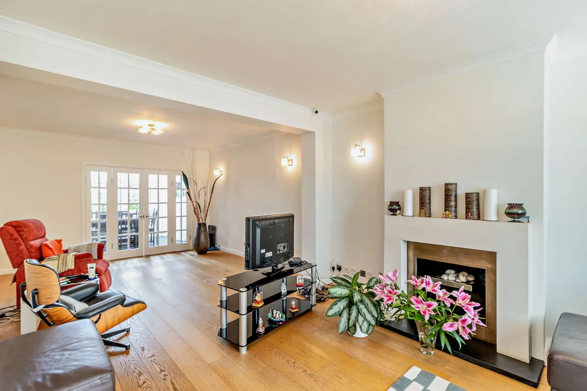Colburn Avenue, Hatch End, HA5, photo 5
