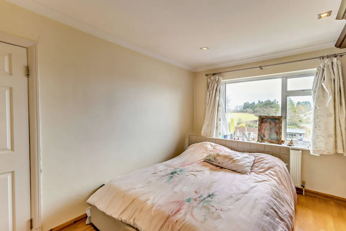 Colburn Avenue, Hatch End, HA5, photo 15