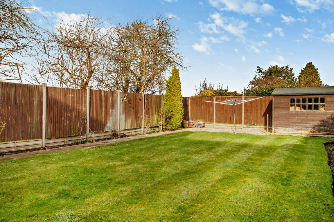Colburn Avenue, Hatch End, HA5, photo 25