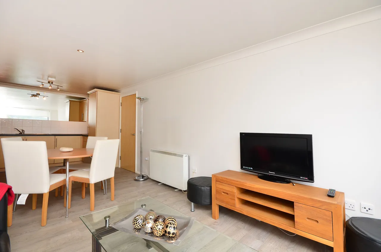 10 Charlwood House, 8-12 Coombe Lane, London, photo 6