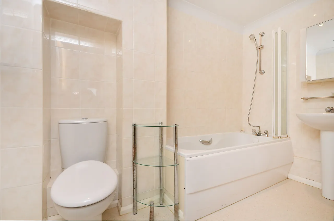 10 Charlwood House, 8-12 Coombe Lane, London, photo 12