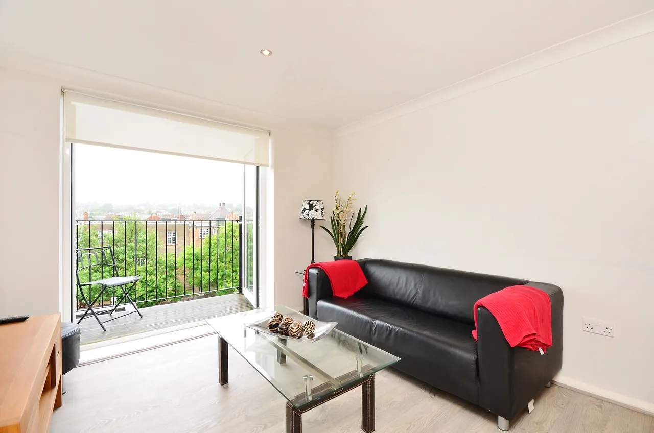 10 Charlwood House, 8-12 Coombe Lane, London, photo 2