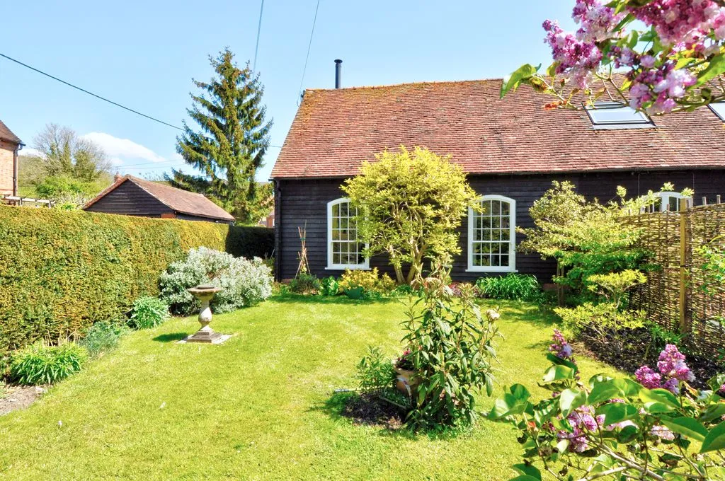 3 bed property for sale — Fingest, Nr Marlow RG9 6QE