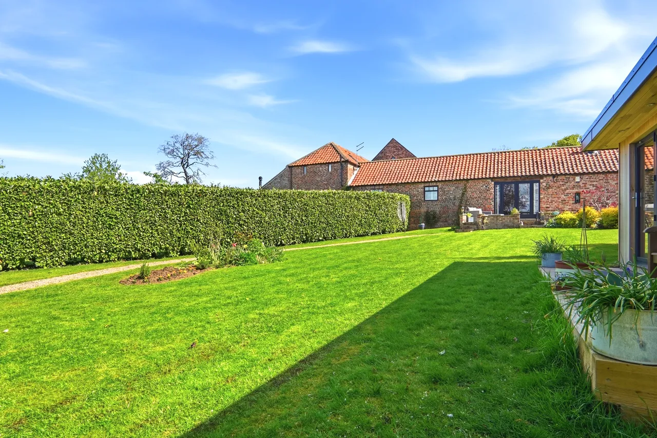 Barff Farm, Thorpe Willoughby, YO8, photo 29