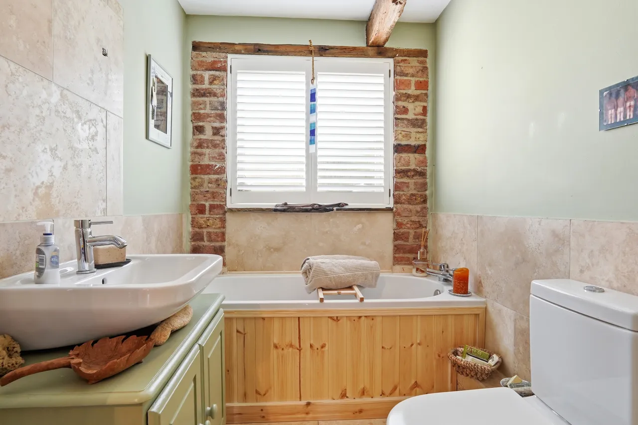 Barff Farm, Thorpe Willoughby, YO8, photo 18