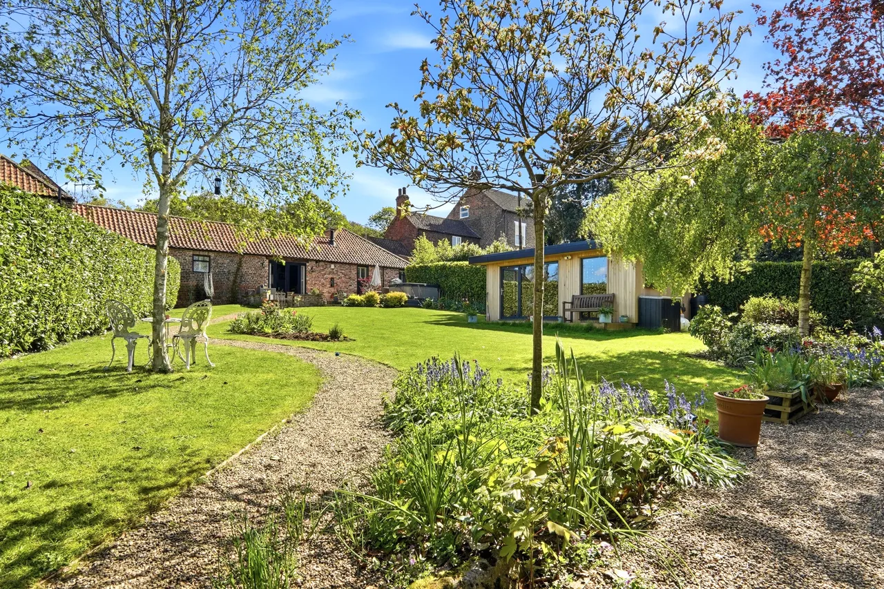 Barff Farm, Thorpe Willoughby, YO8, photo 28
