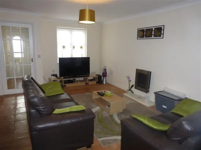 Aintree Drive, Rushden, NN10, photo 3