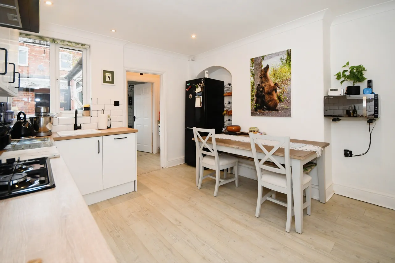 3 bed house to rent — Brook Street, Lincoln, LN2 5AS