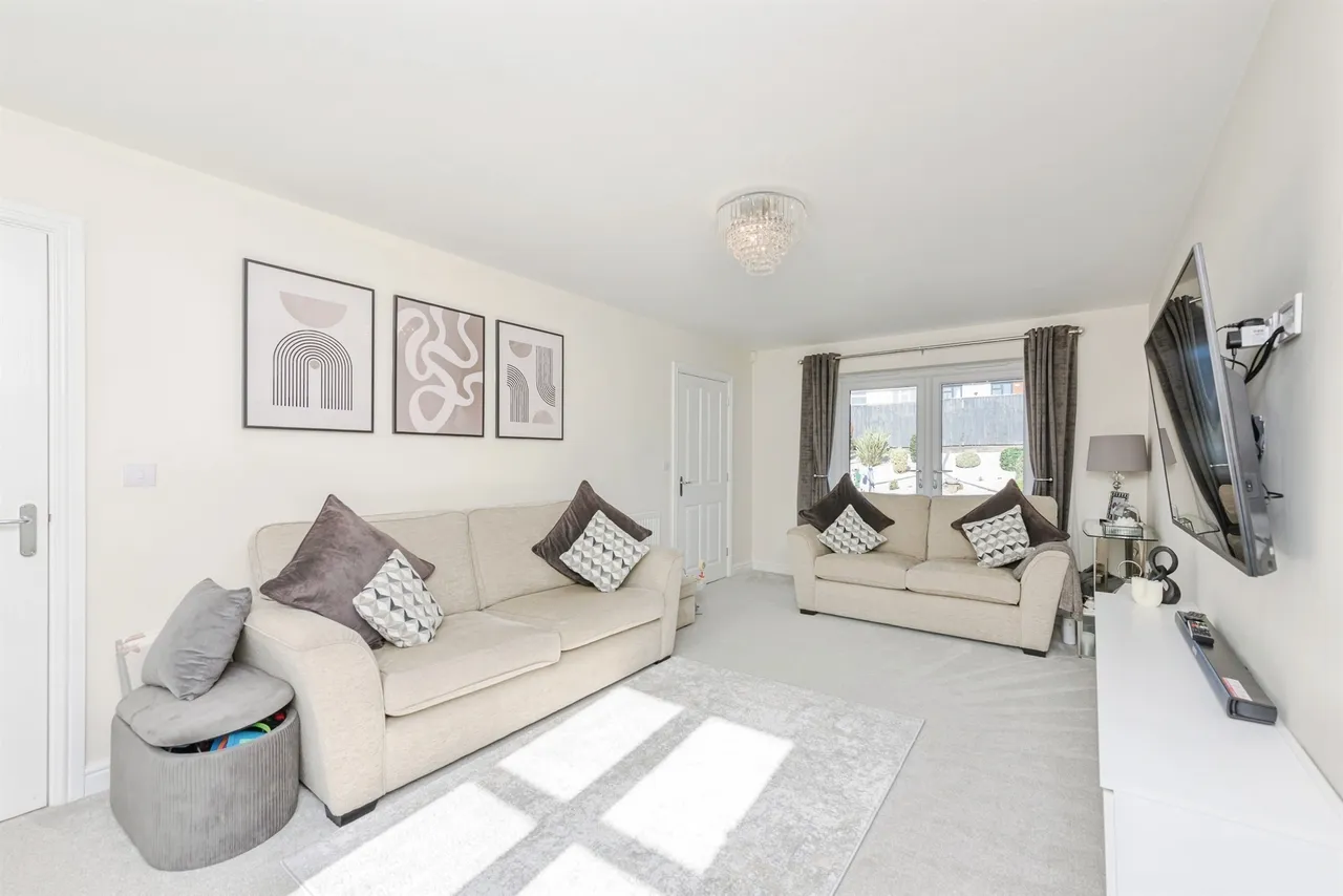 Croft Close, Two Gates, B77, photo 9