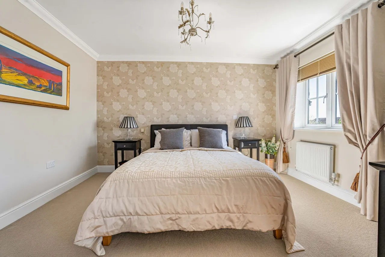 Gardener Walk, Holmer Green, HP15, photo 27