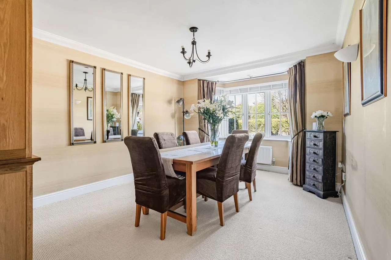 Gardener Walk, Holmer Green, HP15, photo 6
