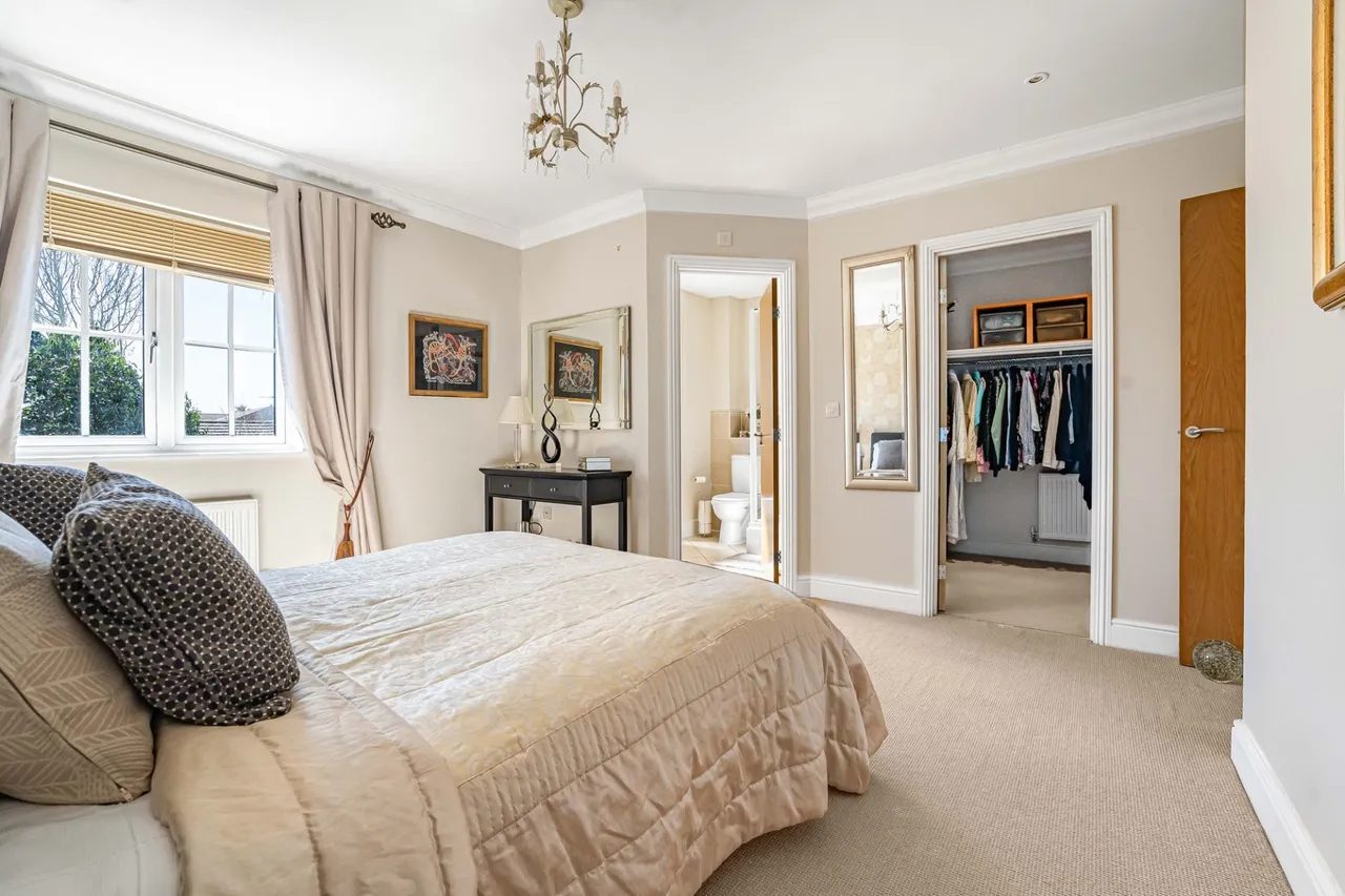 Gardener Walk, Holmer Green, HP15, photo 19