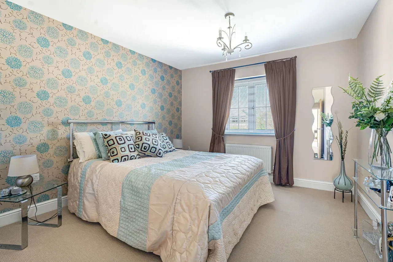 Gardener Walk, Holmer Green, HP15, photo 8