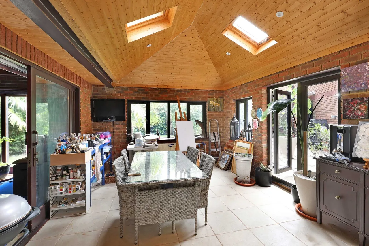 Collum Green Road, Farnham Common, SL2, photo 9