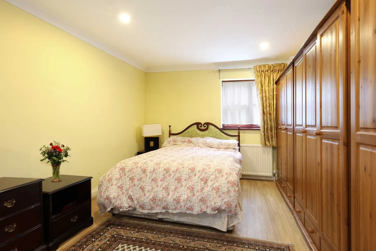 Collum Green Road, Farnham Common, SL2, photo 15