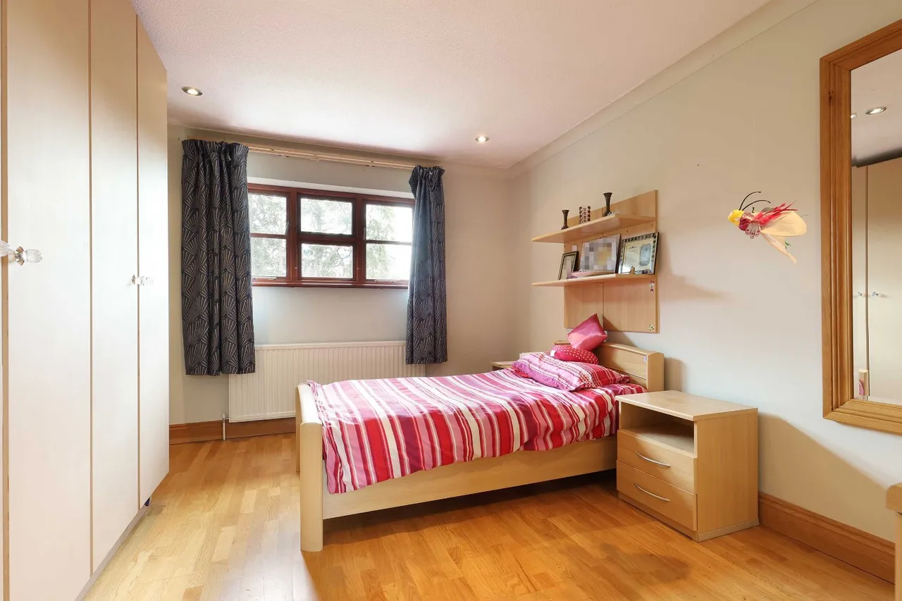 Collum Green Road, Farnham Common, SL2, photo 20