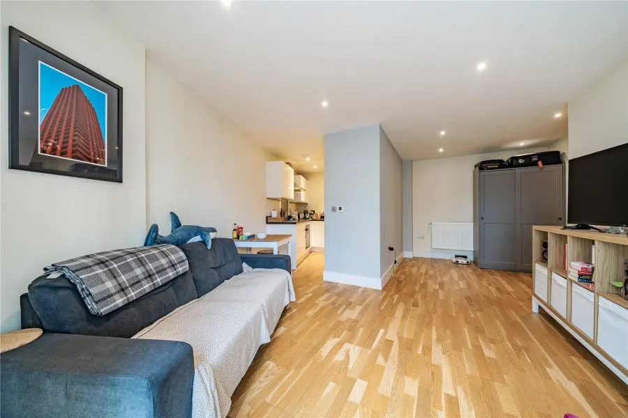 2 bed flat for sale, St. Annes Street, London, E14