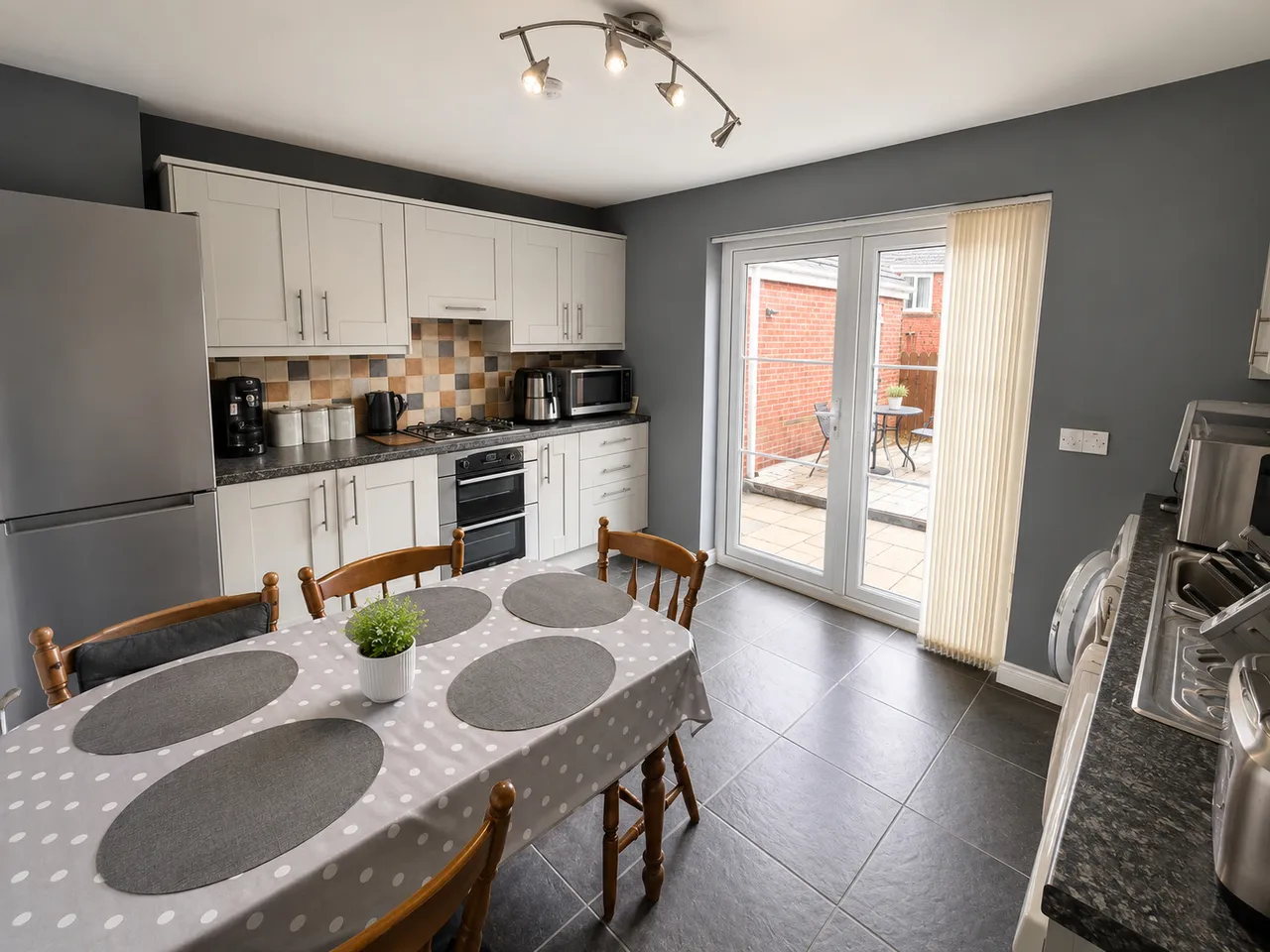 Glenwood Court, Lisburn, BT28, photo 4