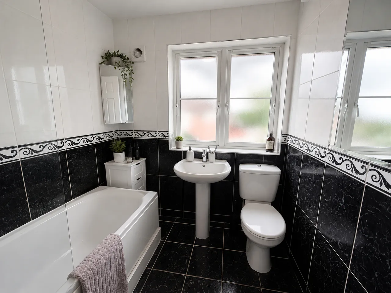 Glenwood Court, Lisburn, BT28, photo 10