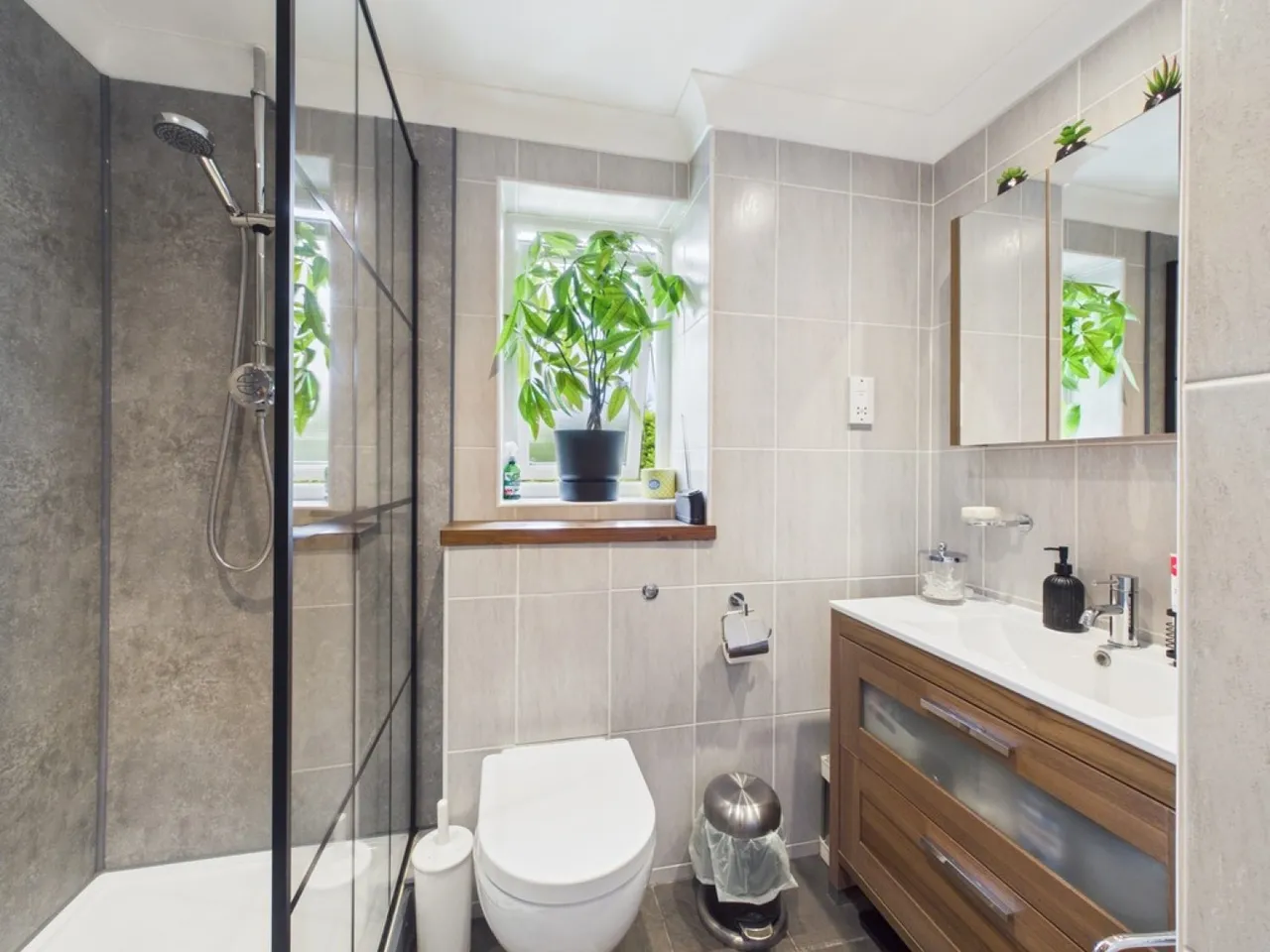 The Oaks, Southwater, photo 11