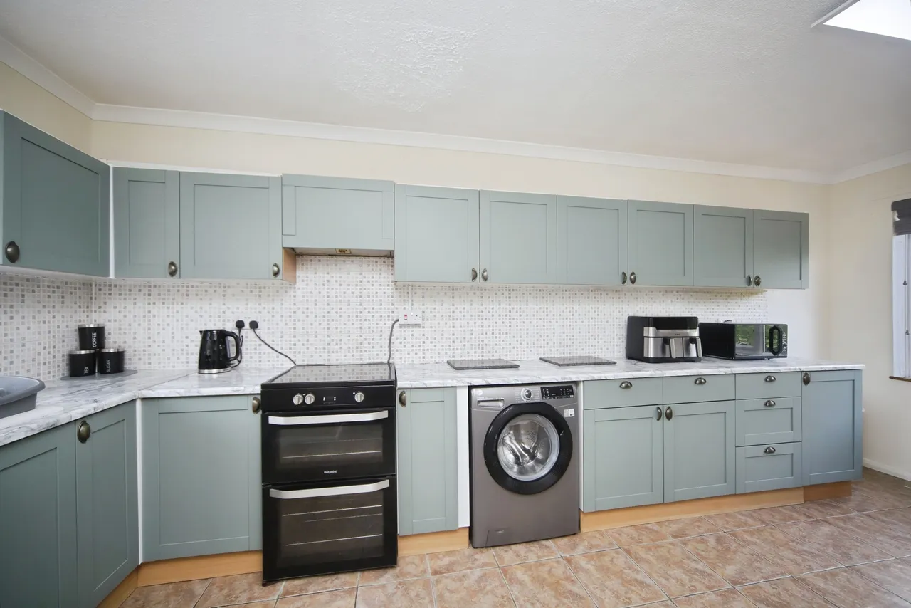 Bossington Drive, Taunton, TA2, photo 3