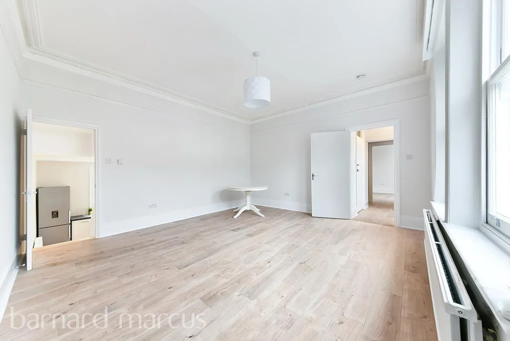 2 bed flat to rent — Edith Road