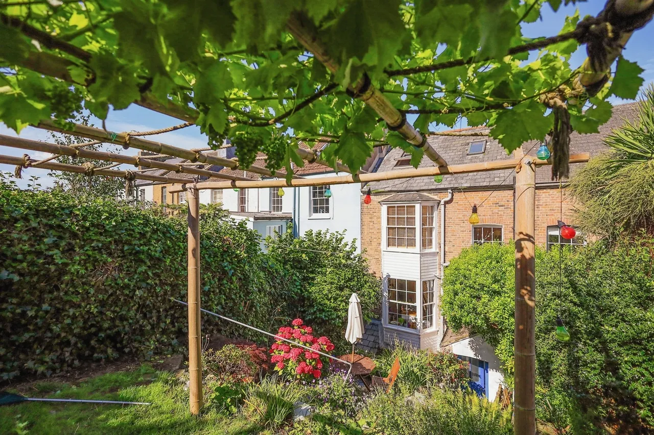 St. Marys Terrace, Hastings, photo 7