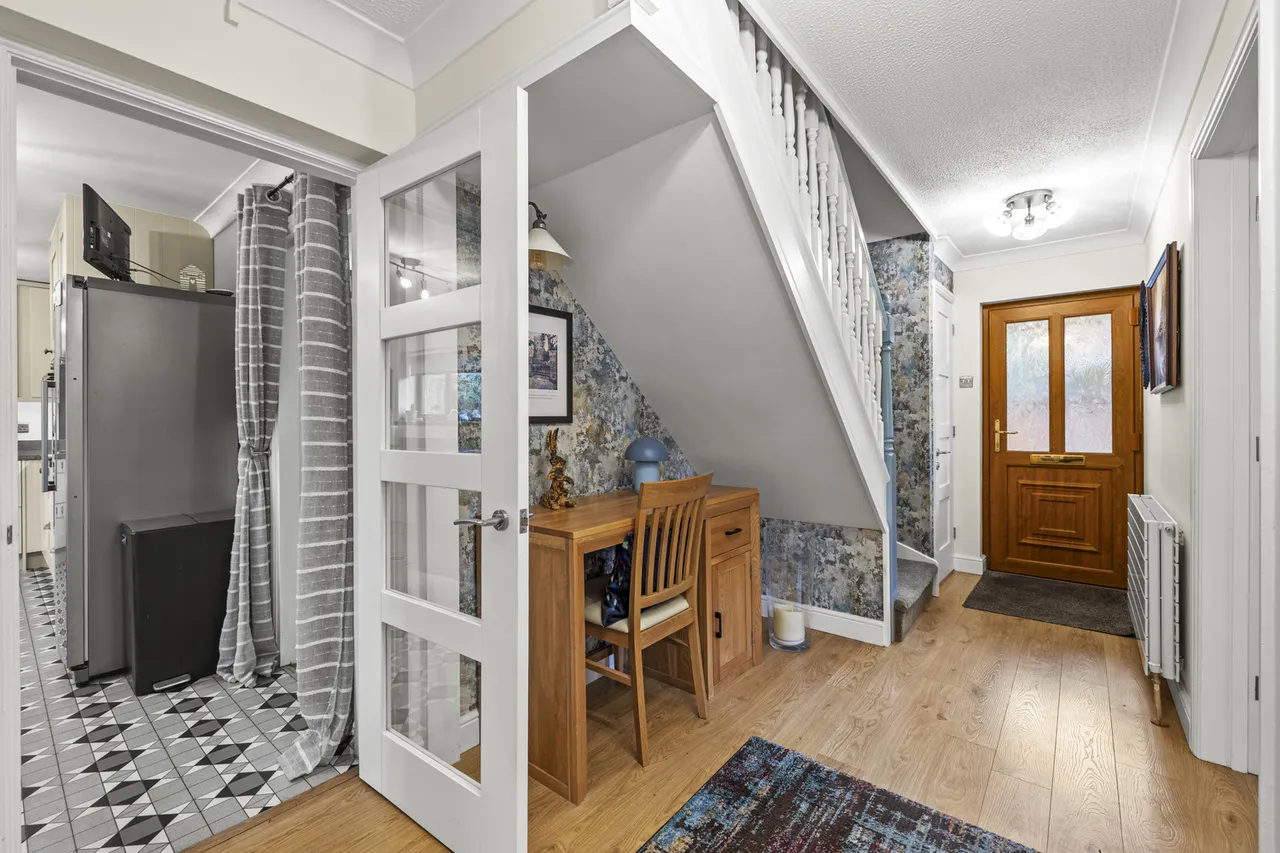 The Avenue, Neath, SA11 2FD, photo 4
