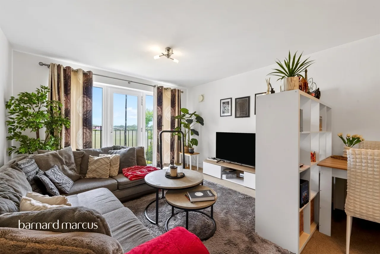 London Road, Ashford, TW15, photo 2