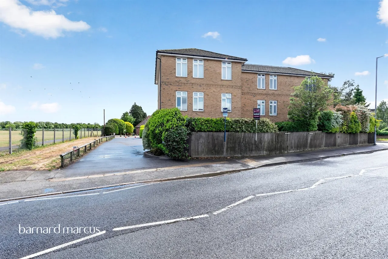 1 bed flat for sale, London Road, Ashford, TW15