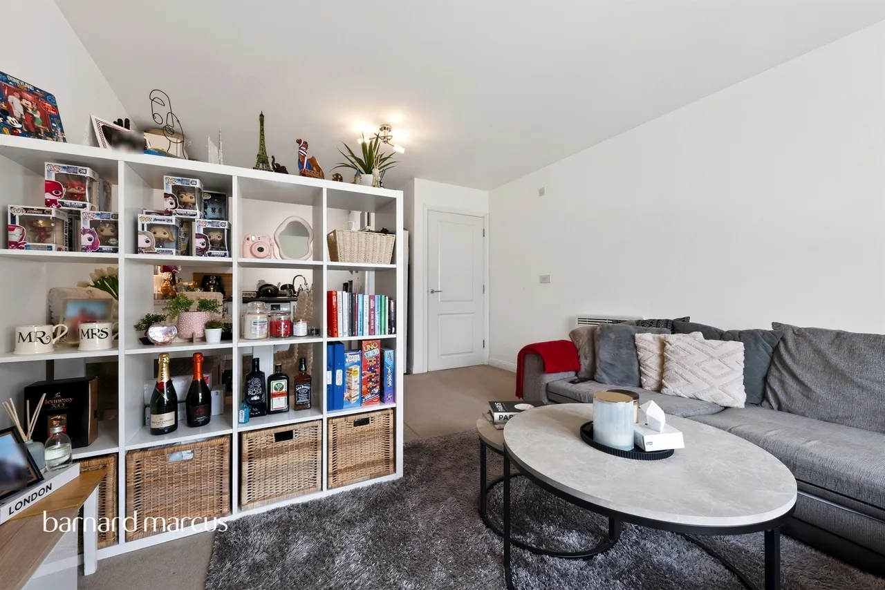 London Road, Ashford, TW15, photo 6