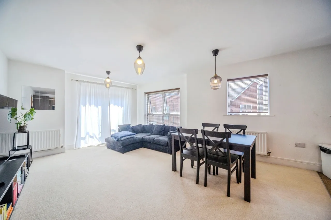 Knights Crescent, Bletchley, Milton Keynes, Buckinghamshire, MK2, photo 11