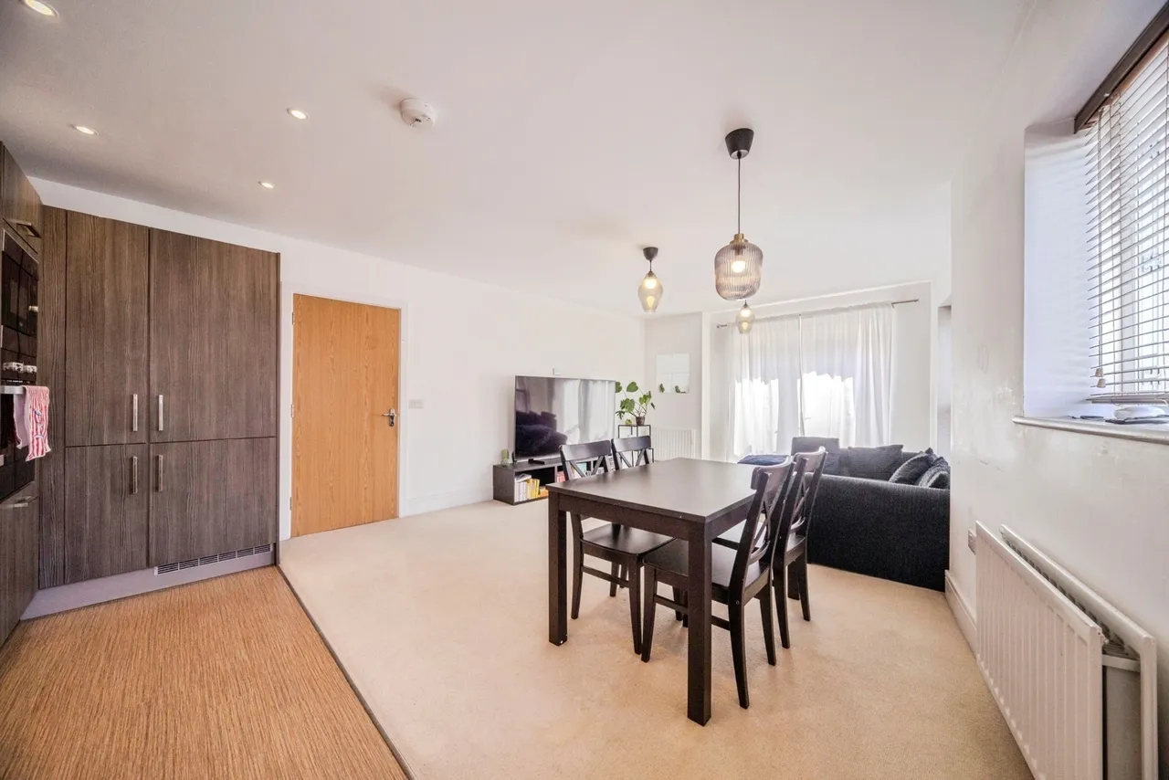 Knights Crescent, Bletchley, Milton Keynes, Buckinghamshire, MK2, photo 10