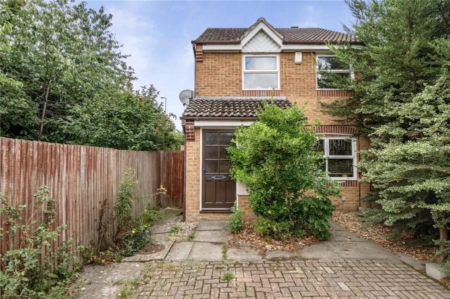 1 bed flat for sale, Columbine Gardens, Greater Leys, OX4