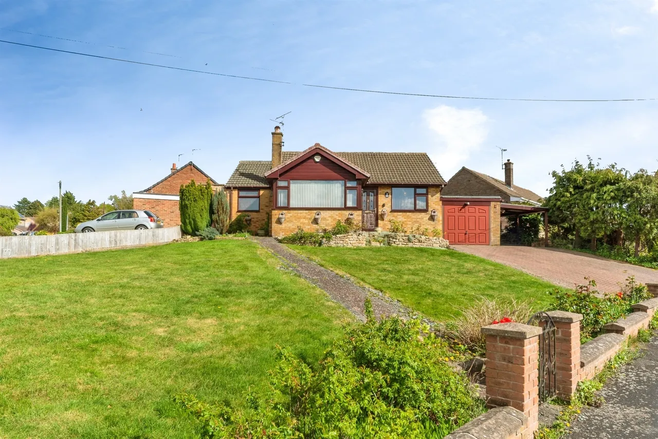 2 bed house for sale, Bridge End Grove, Grantham, NG31