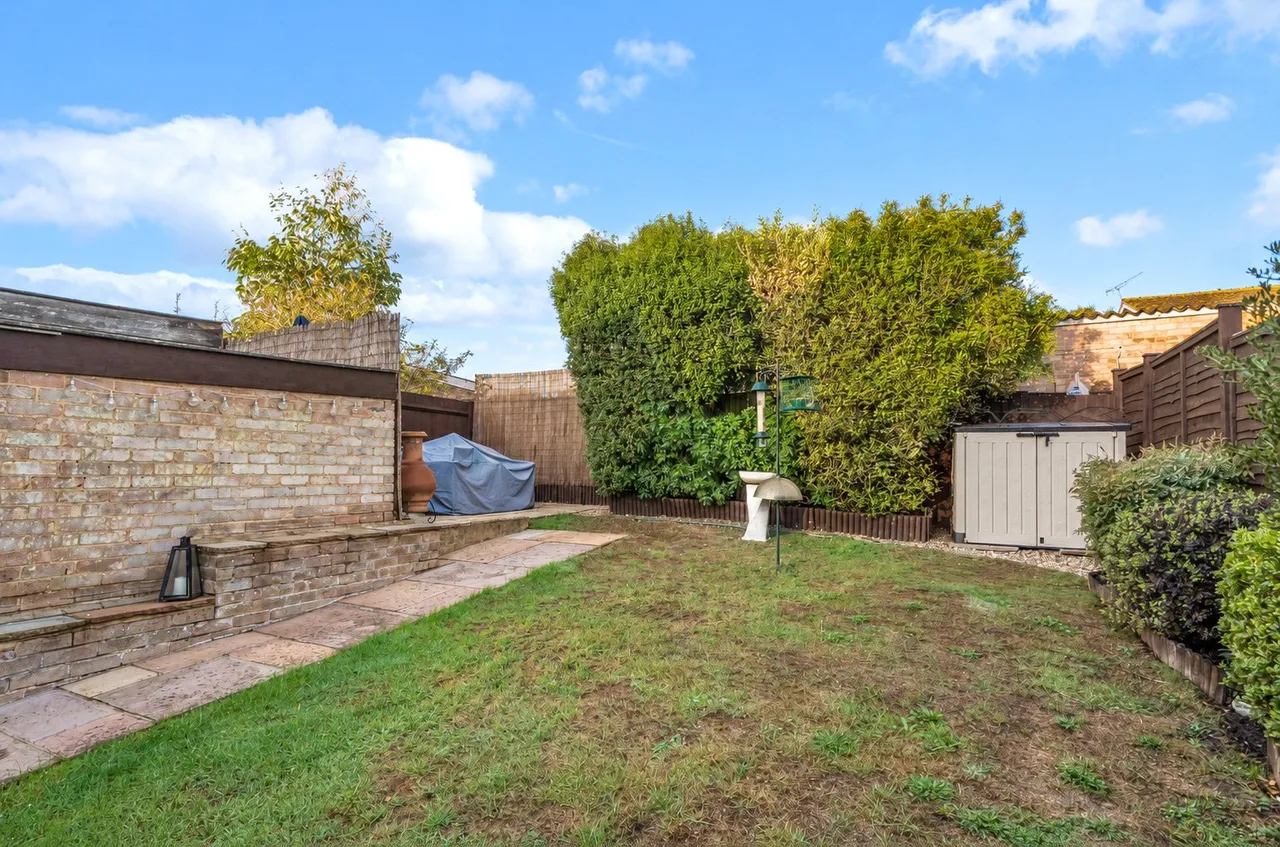Oakfields, Guildford, GU3, photo 20