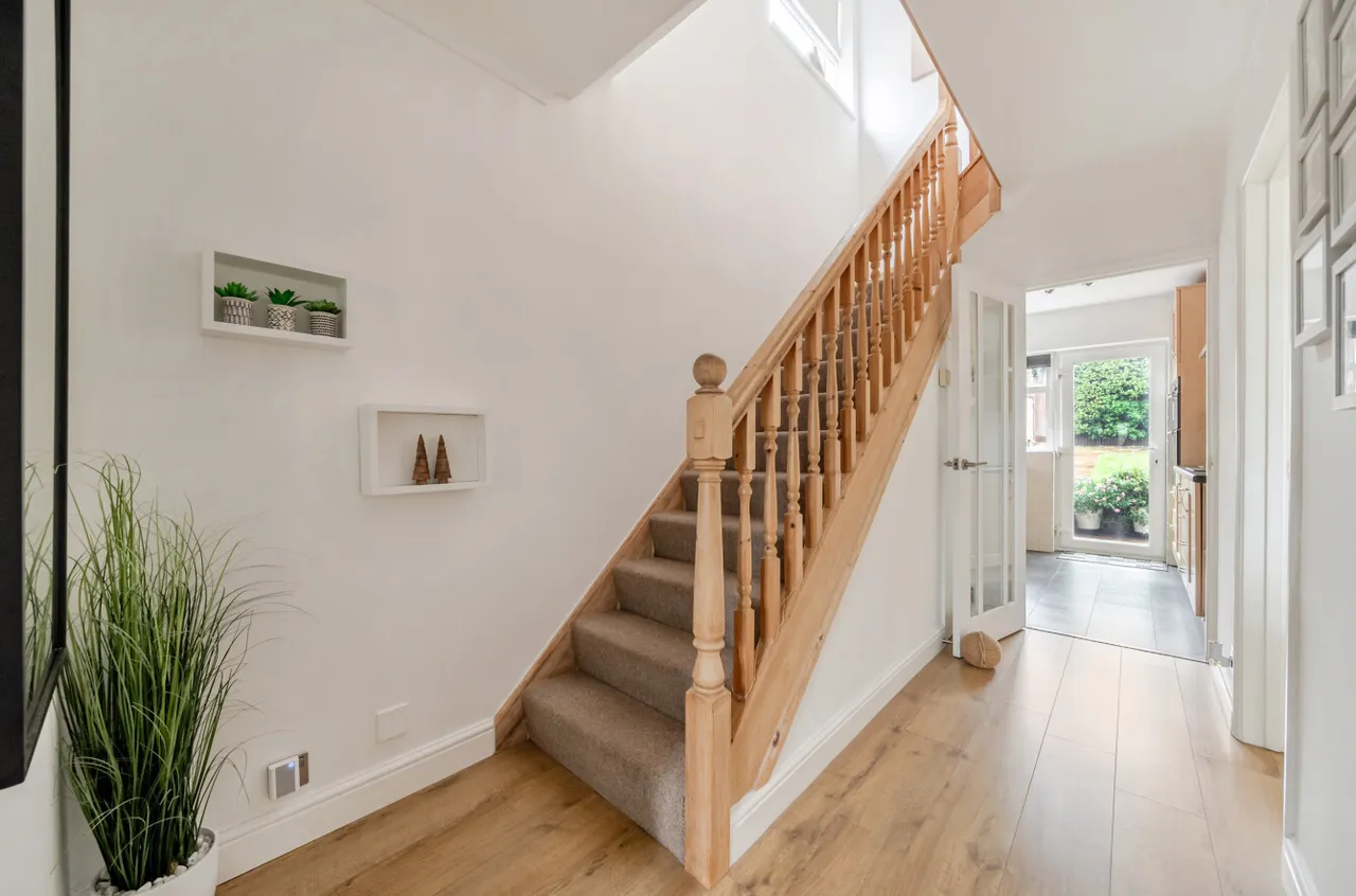 Oakfields, Guildford, GU3, photo 9