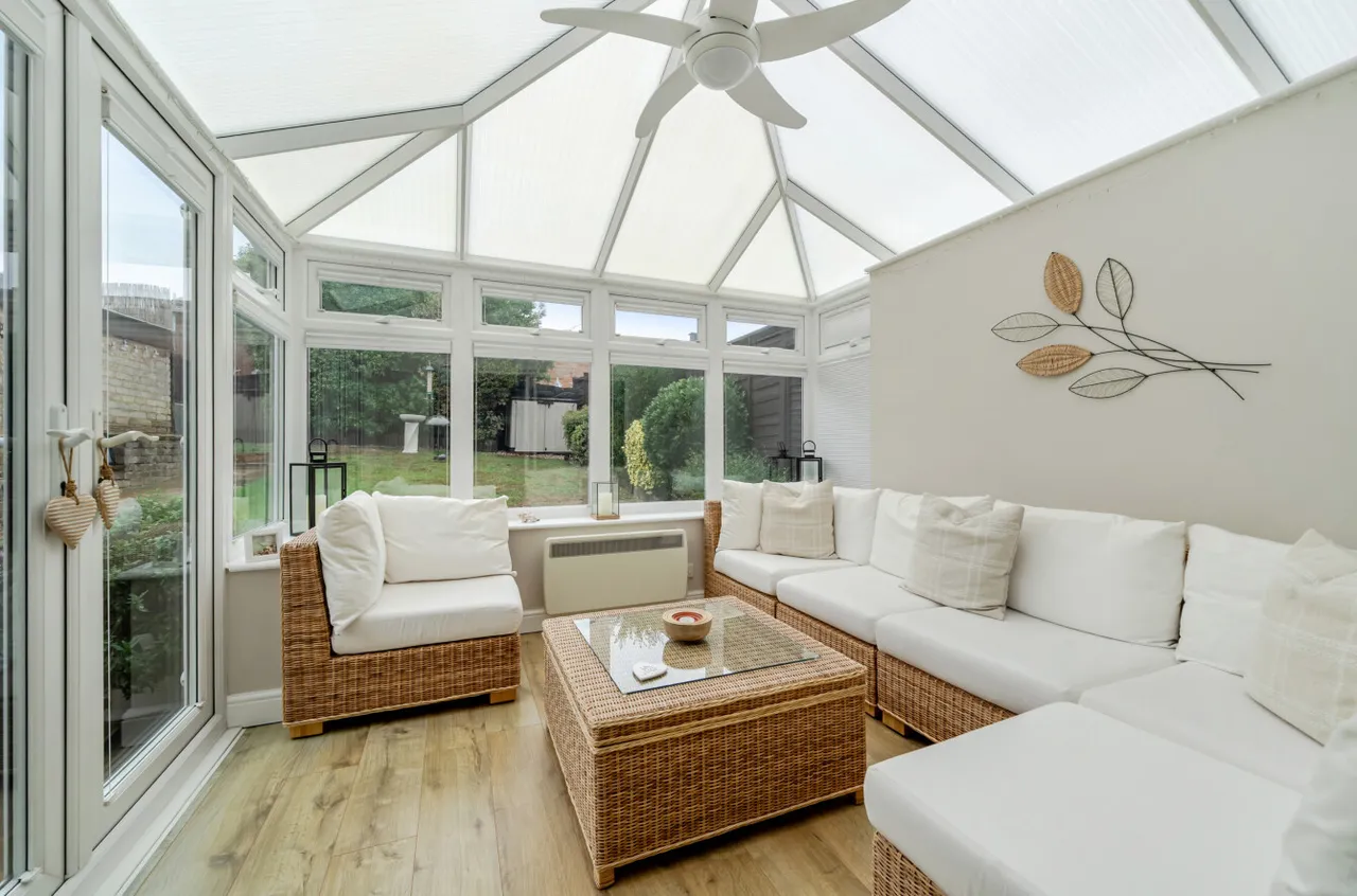 Oakfields, Guildford, GU3, photo 4