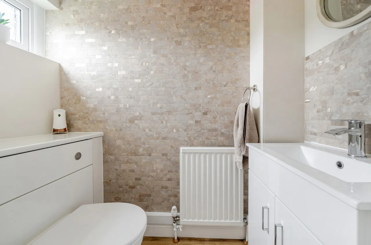 Oakfields, Guildford, GU3, photo 8