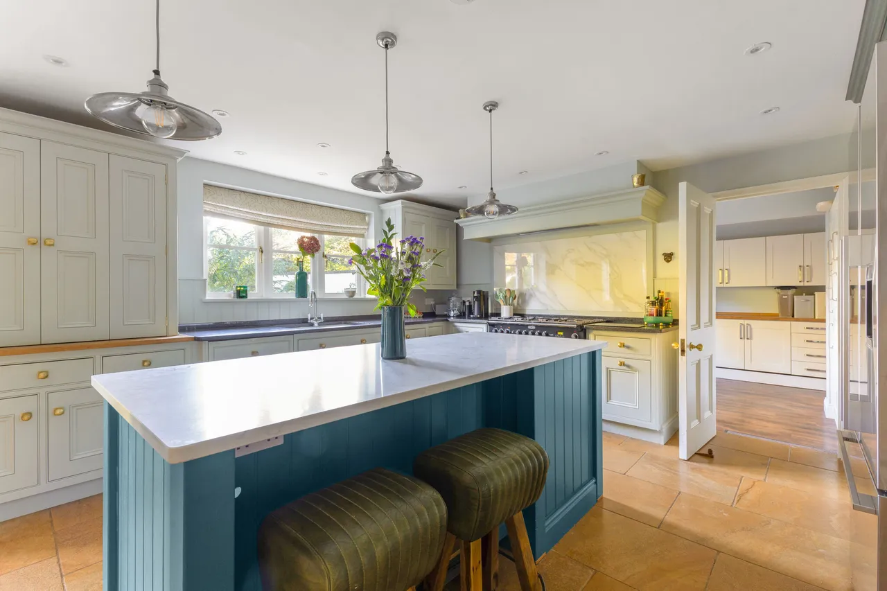Shalden, Alton, GU34, photo 5