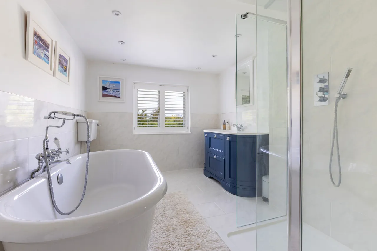 Shalden, Alton, GU34, photo 12